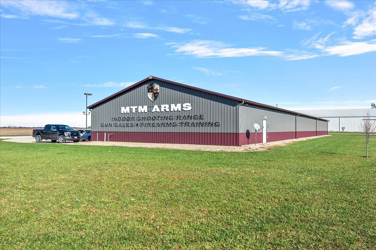 1001 High Prairie Dr, Athens, IL for Sale