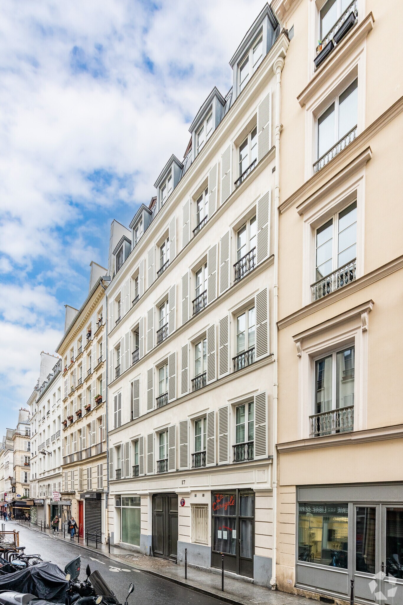 17 Rue De L'Echiquier, Paris, PAR for Rent