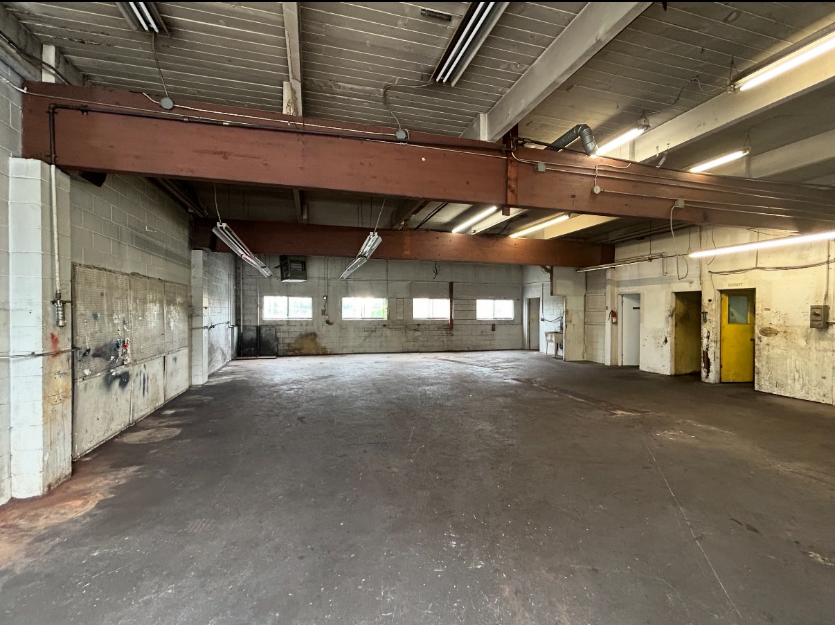 576 Lougheed Hwy, Coquitlam, BC for Rent