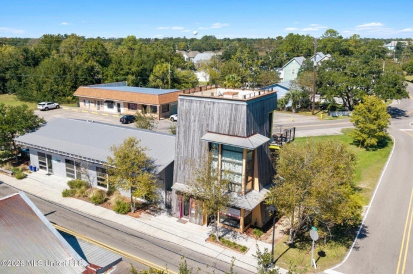 443 Main St, Bay St Louis, MS for Sale