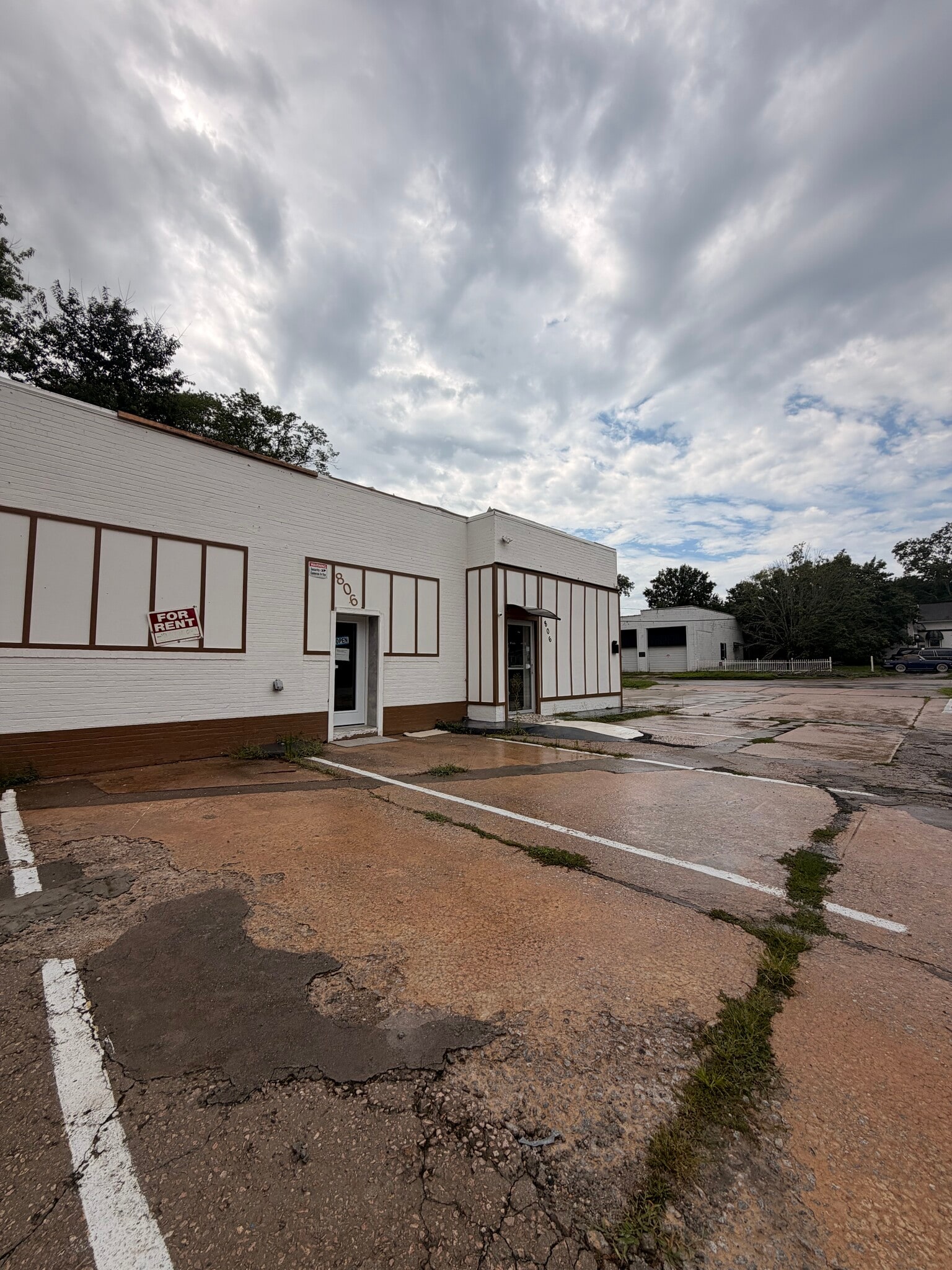 806 S Main St, Louisburg, NC for Sale