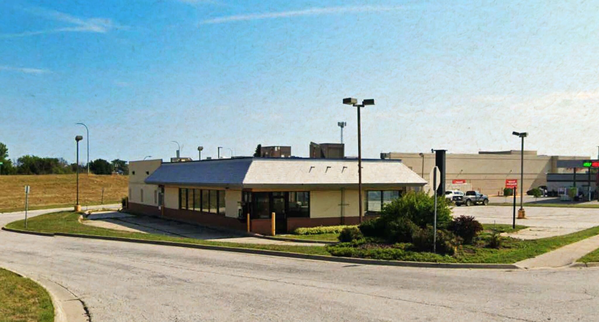 915 W US Highway 30, Carroll, IA for Rent