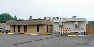 5911-5913 Nena Grv Ln  