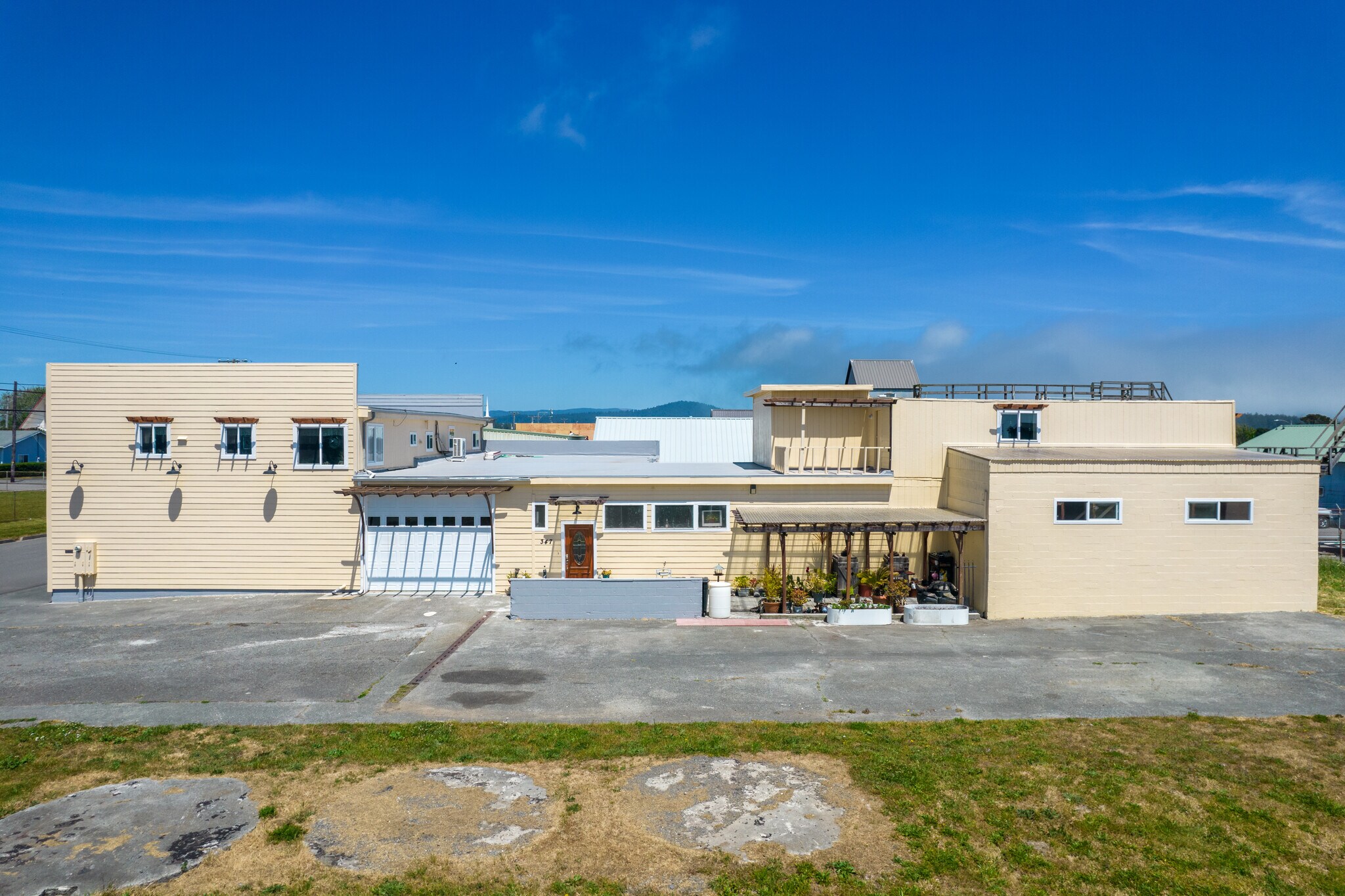 347 2nd St, Crescent City, CA for Sale