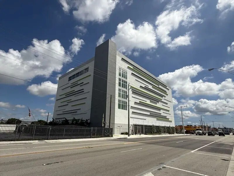 2915 NW 36th St, Miami, FL for Rent