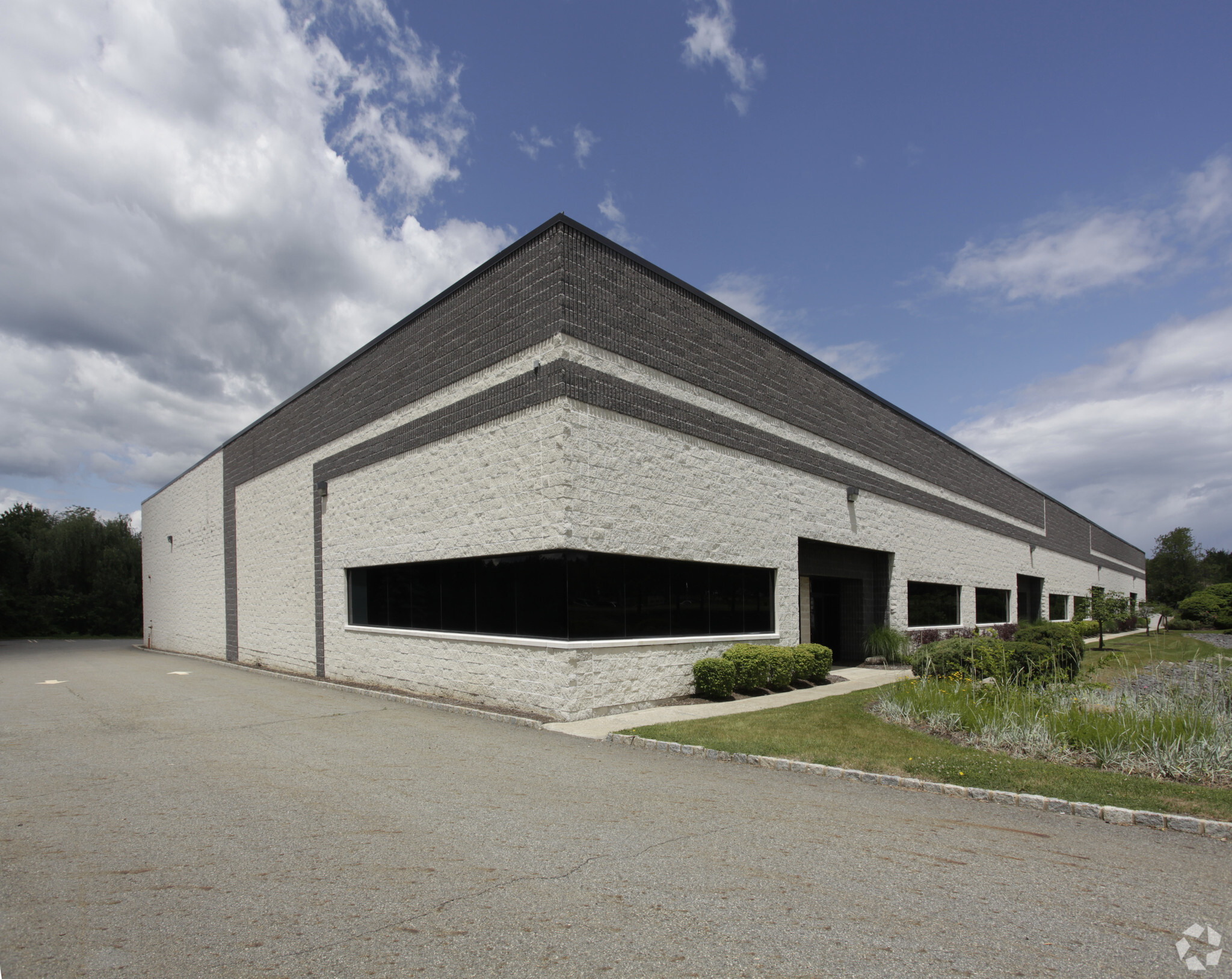 28 Industrial Dr, Middletown, NY for Rent