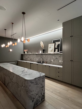 Chicago, IL Coworking Space - 33 N LaSalle St