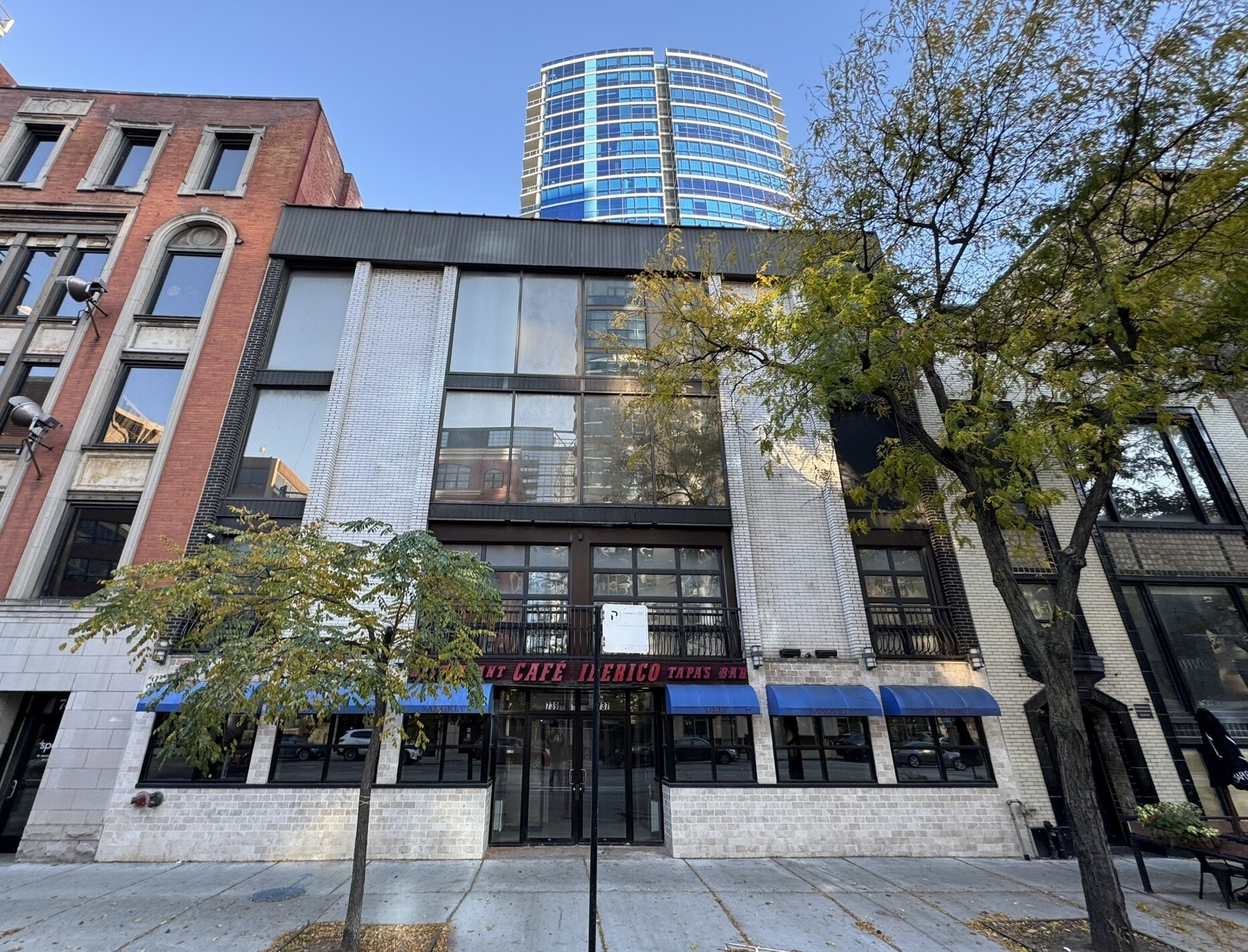 737-739 N La Salle Dr, Chicago, IL for Rent