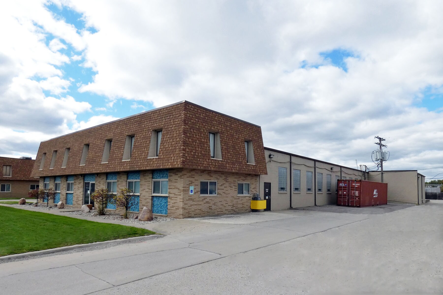 35441-35453 Groesbeck Hwy, Clinton Township, MI for Rent