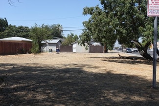 Fresno, CA Commercial - 469 E Valeria St