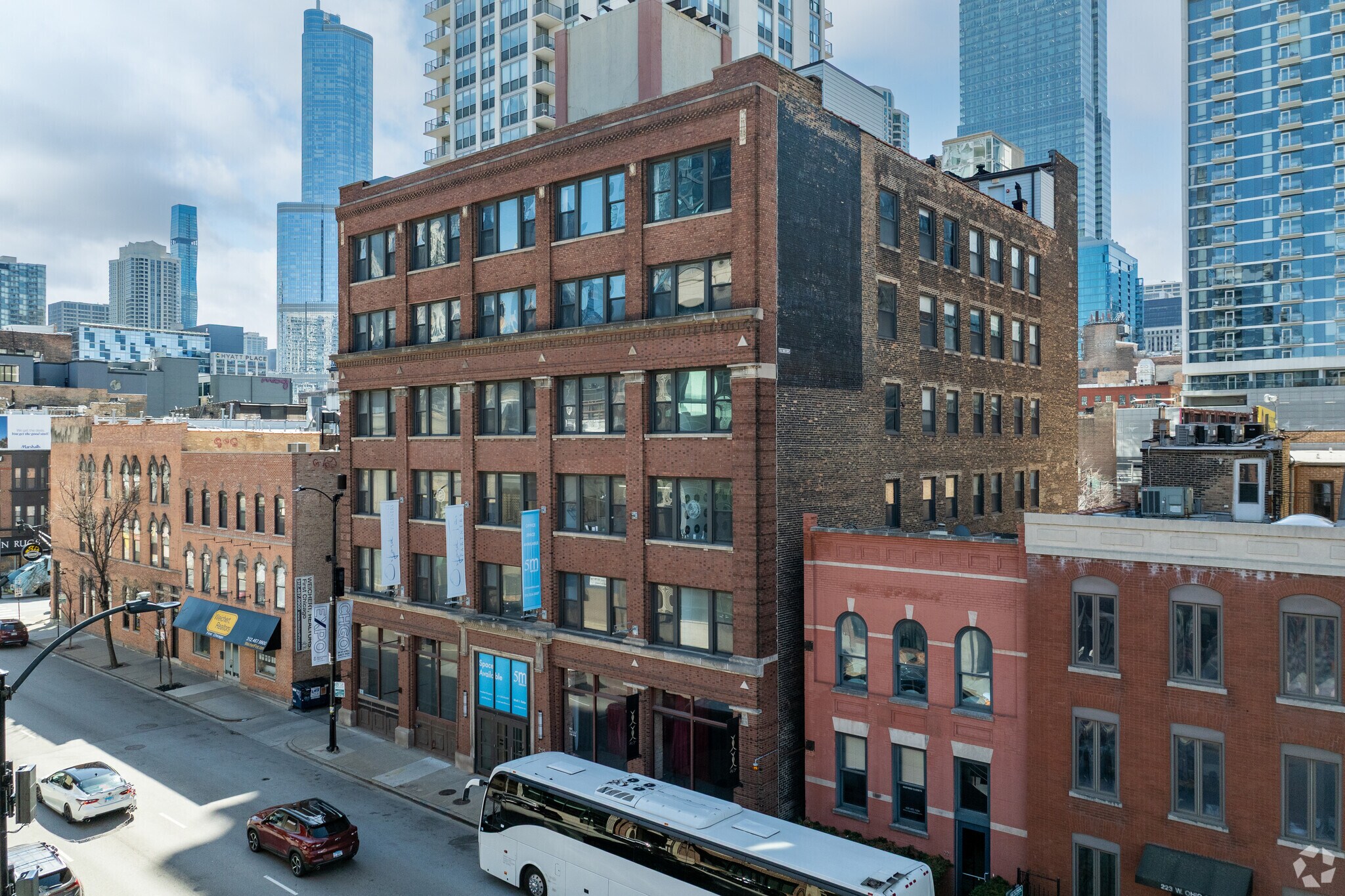 215 W Ohio St, Chicago, IL for Rent