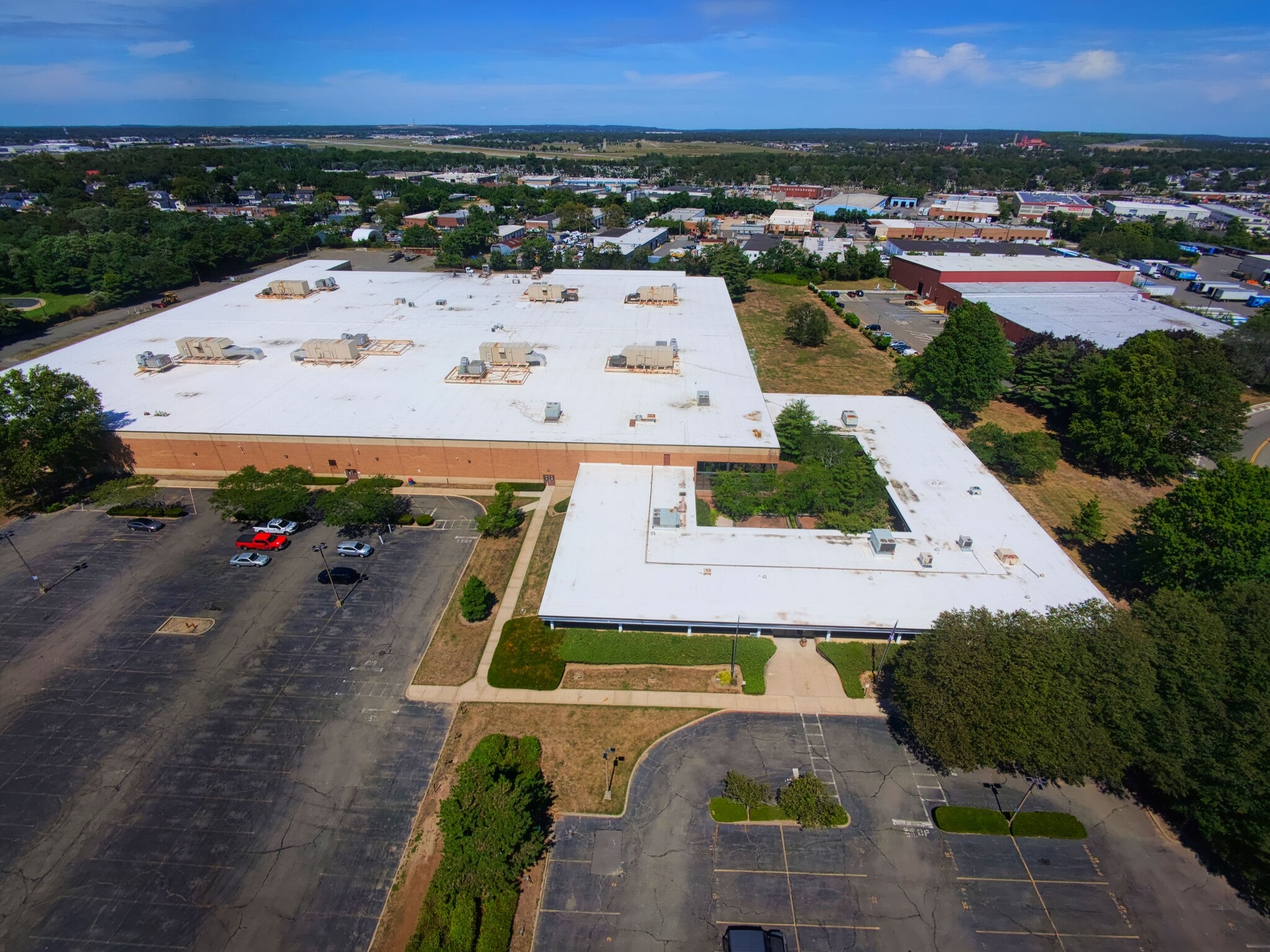 1000 New Horizons Blvd, Amityville, NY for Rent