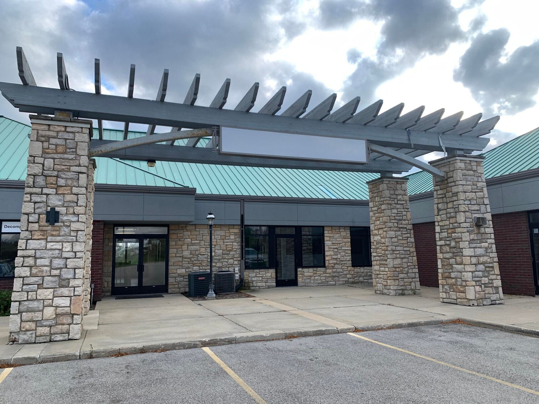 2347-2359 Silvernail Rd, Pewaukee, WI for Rent