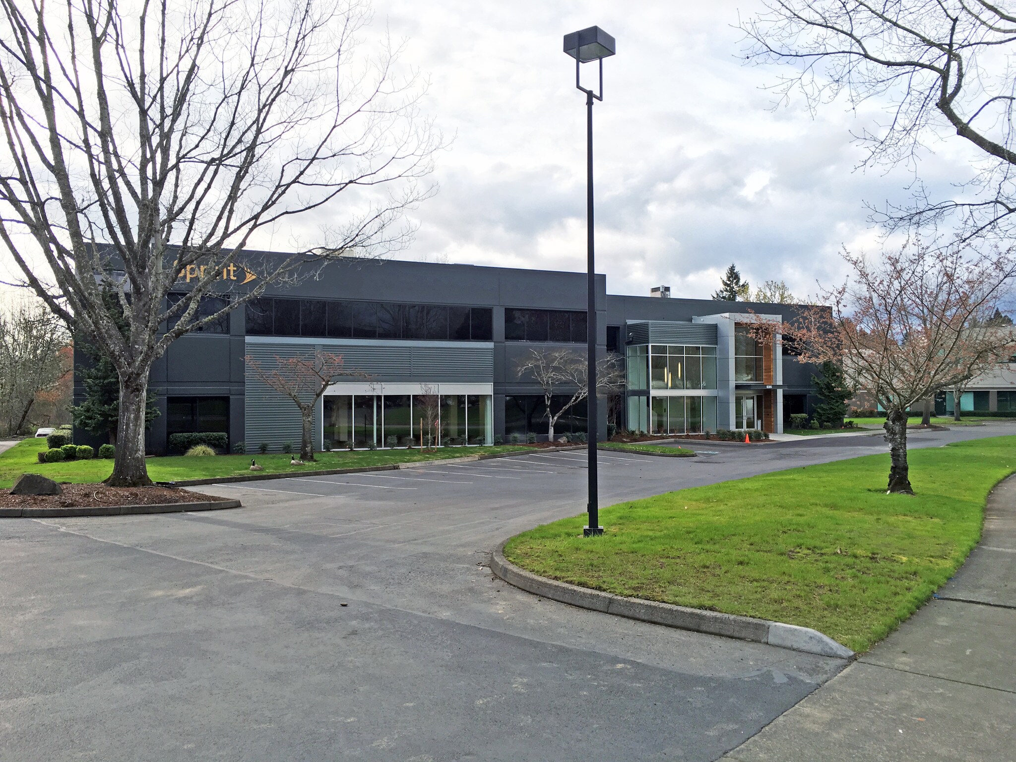 8305 SW Creekside Pl, Beaverton, OR for Rent