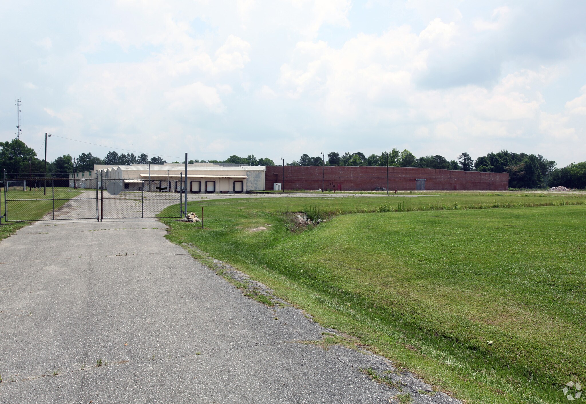 1040 Old Teacheys Rd, Wallace, NC for Rent
