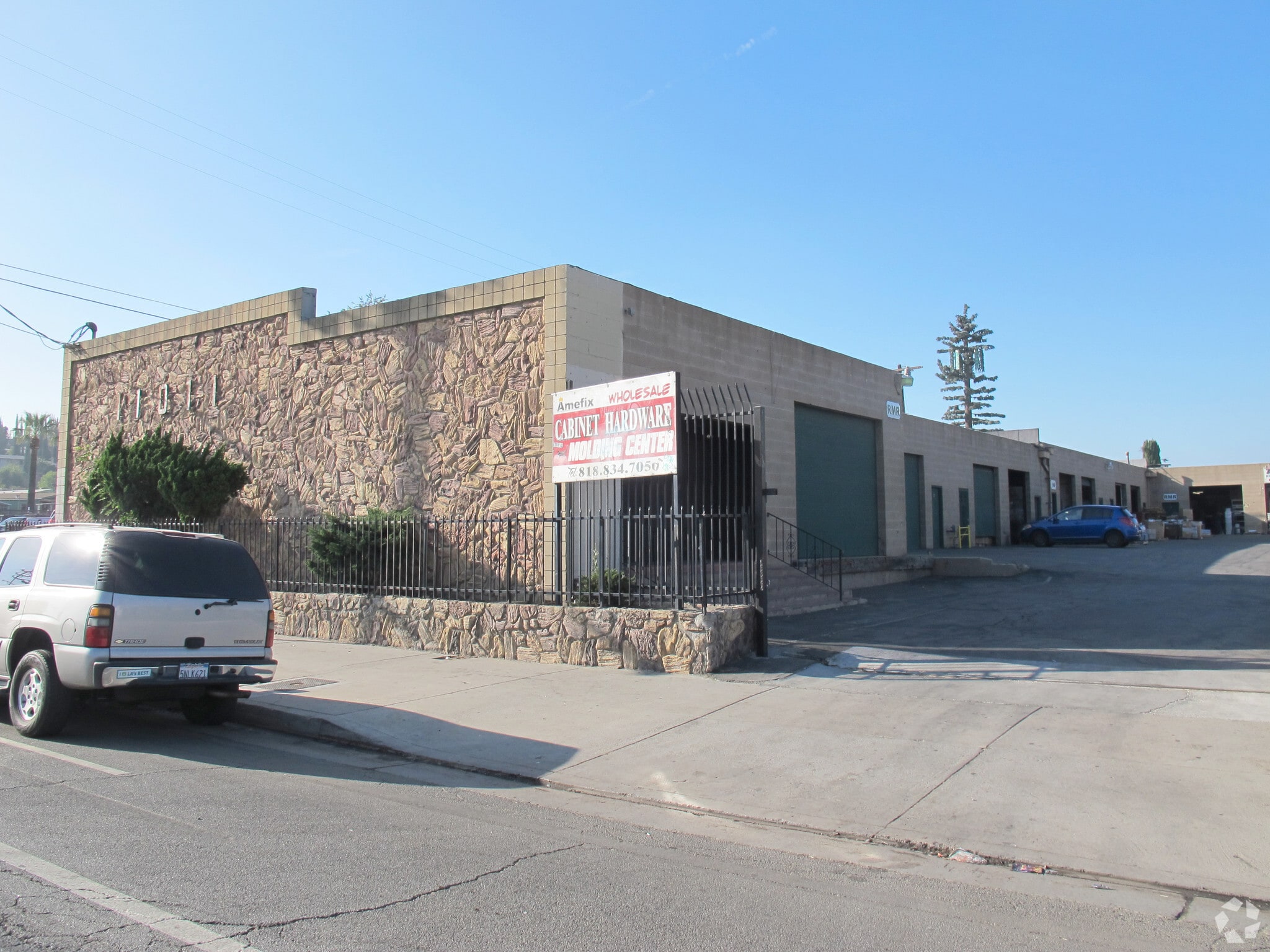 11011 Glenoaks Blvd Pacoima, CA 91331 Industrial Property for Sale on