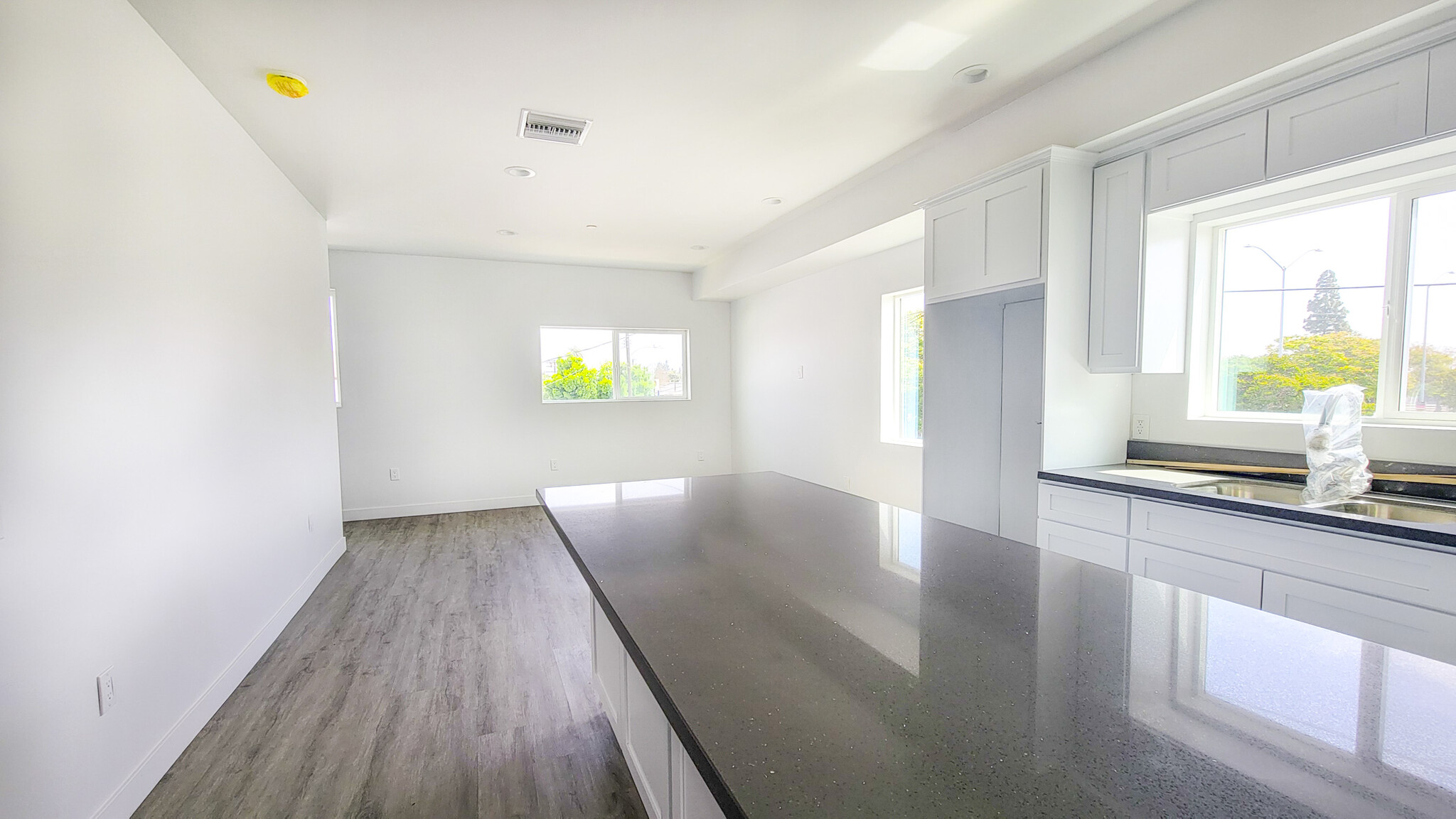 11503 New Hampshire Ave, Los Angeles, CA for Sale