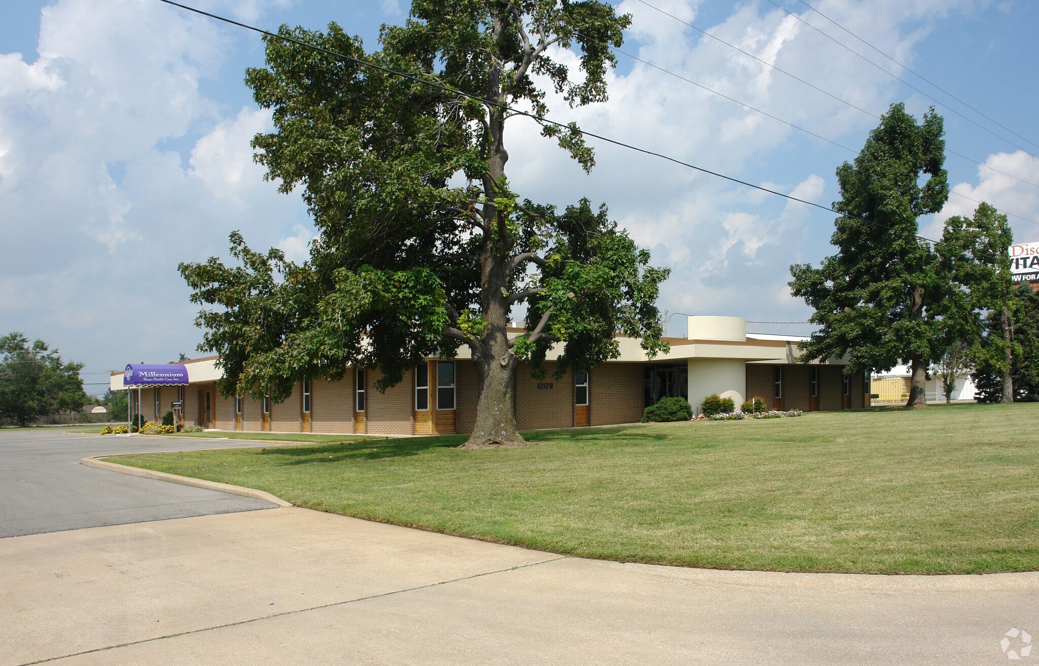 12129 E Skelly Dr, Tulsa, OK for Sale