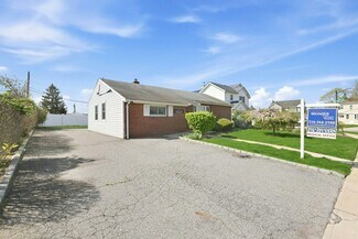 Bethpage, NY undefined - 4169 Iris Pl