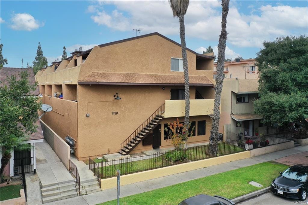709 E Chestnut Ave, Santa Ana, CA for Sale