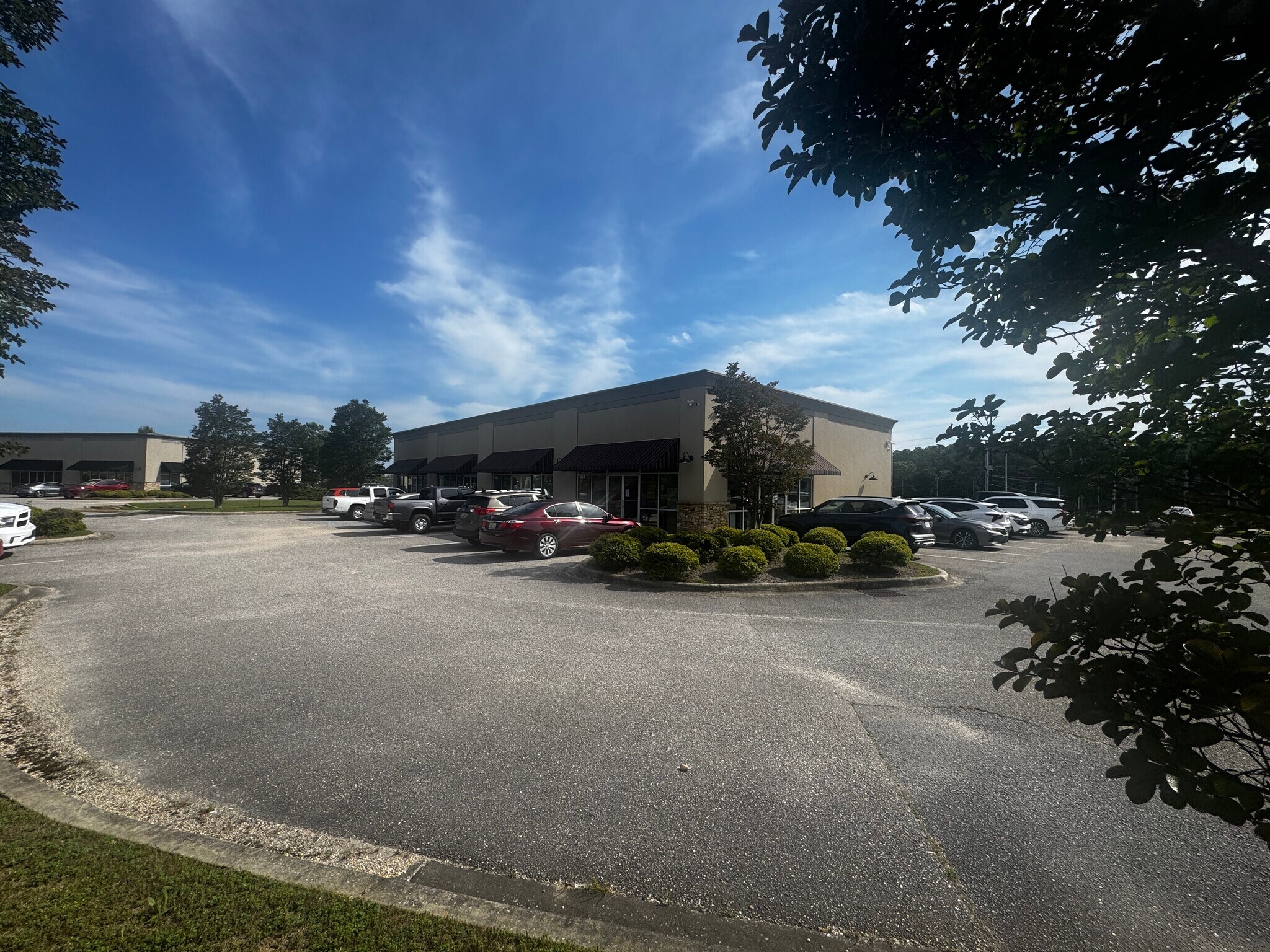 402 Airport Commons Dr, Calera, AL for Sale