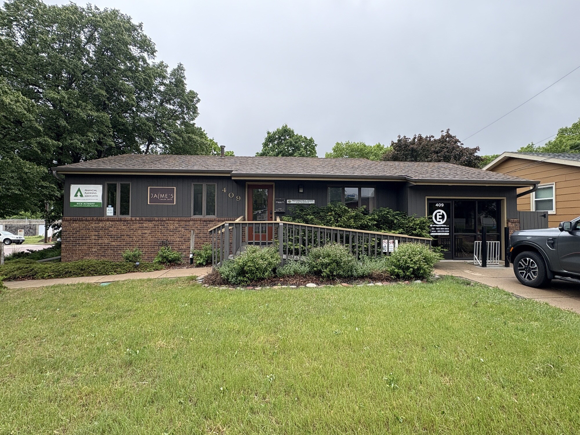 409 E 41st St, Sioux Falls, SD for Rent