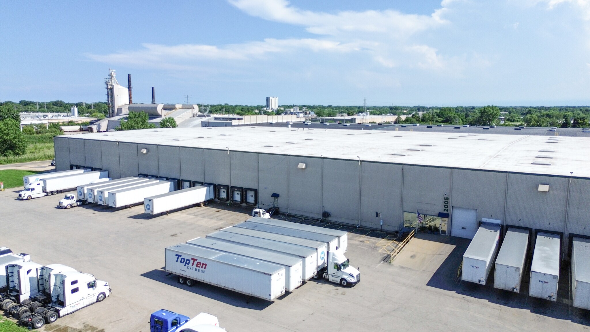 2001-2005 N Delany Rd, Gurnee, IL for Rent