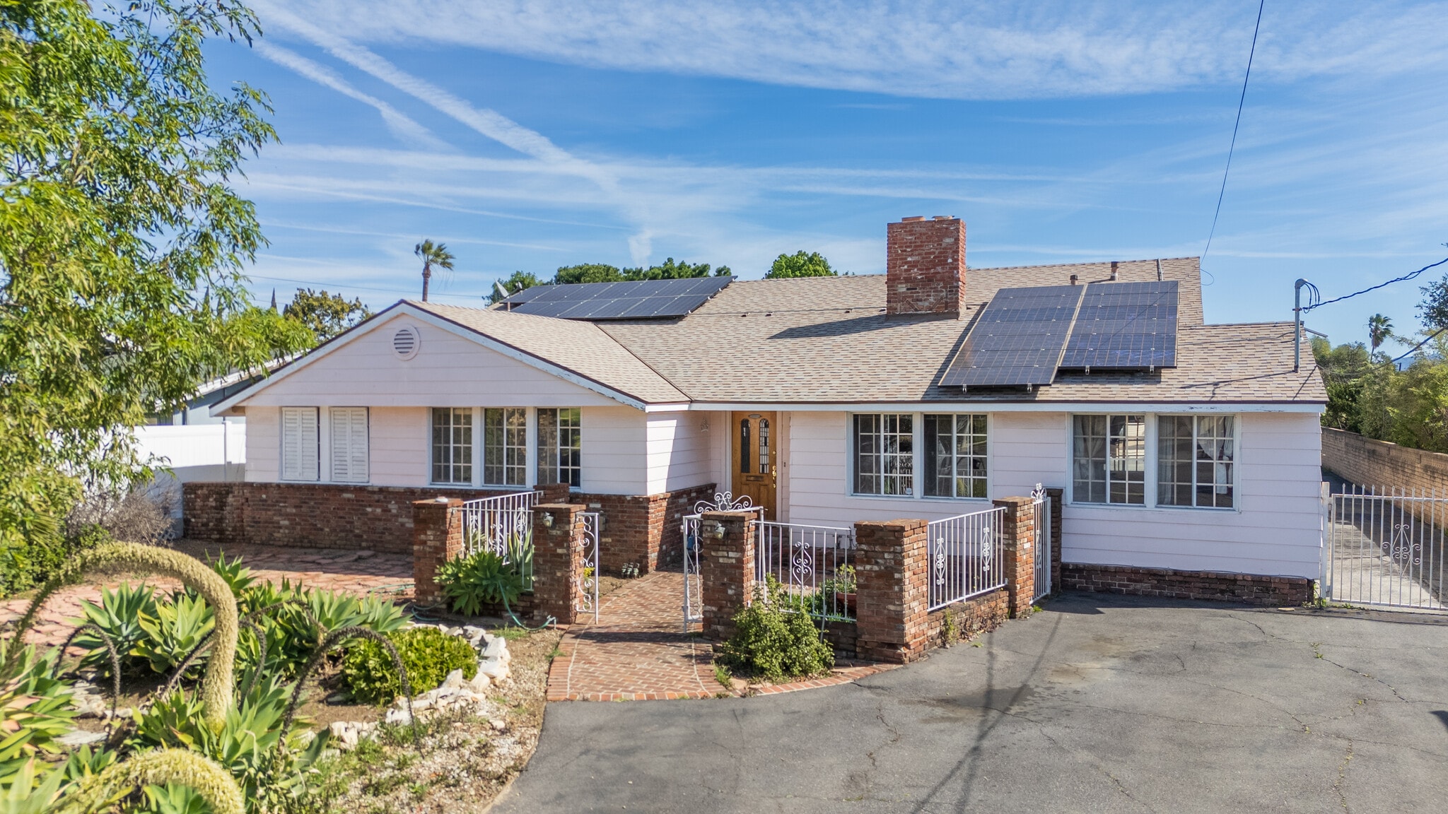 9826 Columbus Ave, North Hills, CA for Sale