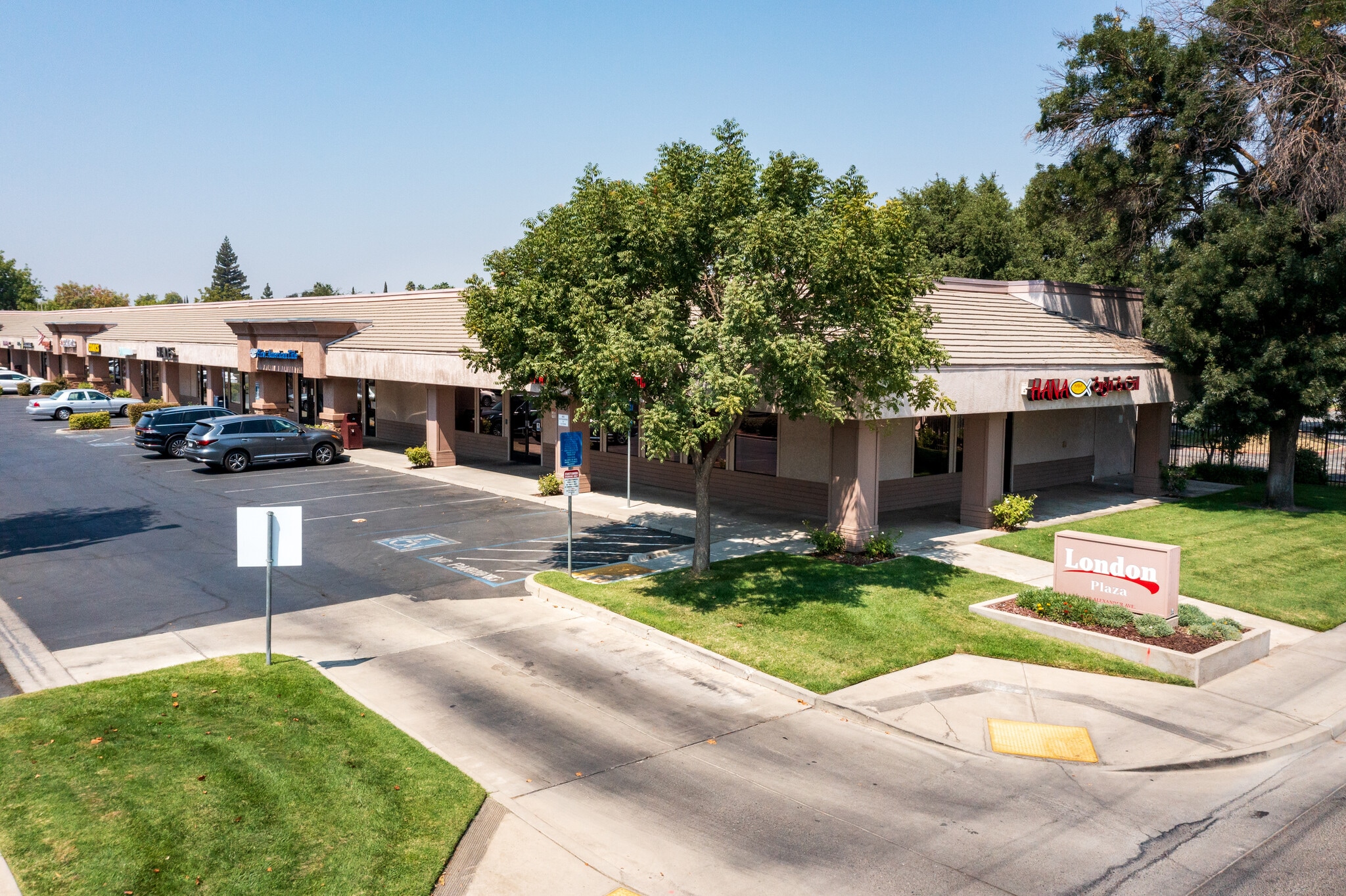 35 W Alexander Ave, Merced, CA for Rent