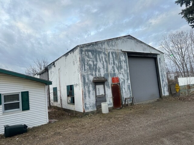 2363 W Silver Lake Rd, Fenton, MI for Rent