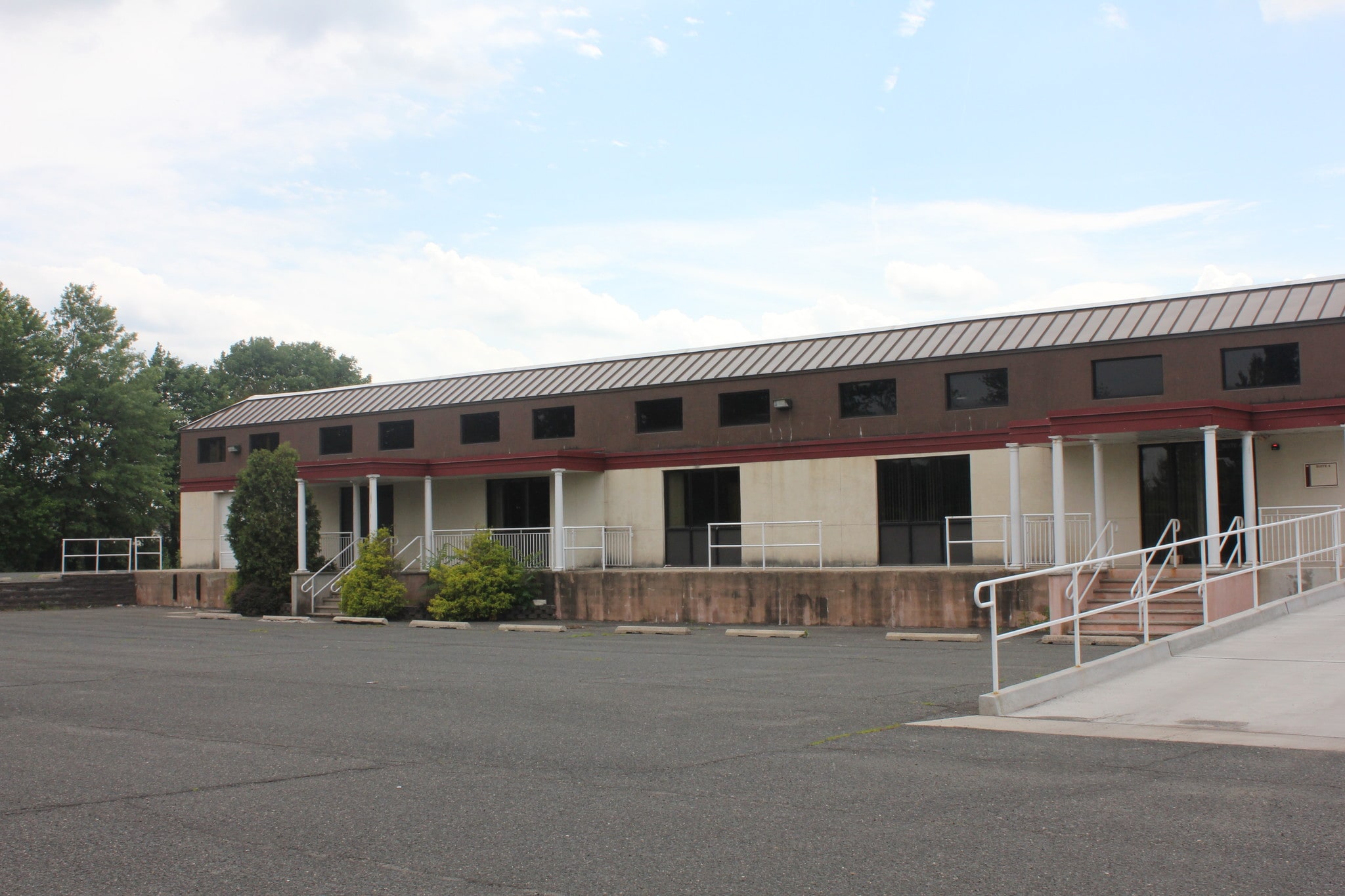 5 Johnson Dr Raritan, NJ 08869 Flex Property for Lease on