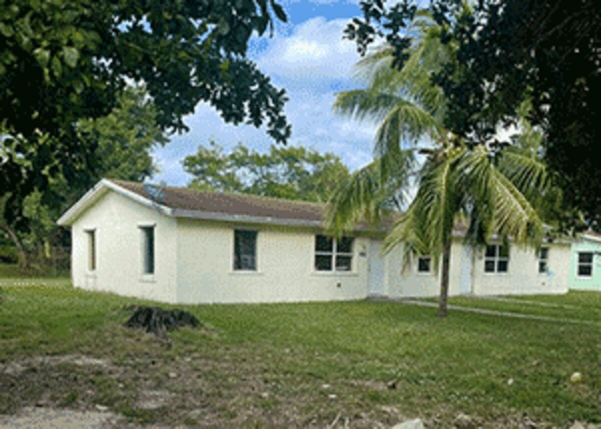4565 Coconut Rd, Lake Worth Beach, FL for Sale