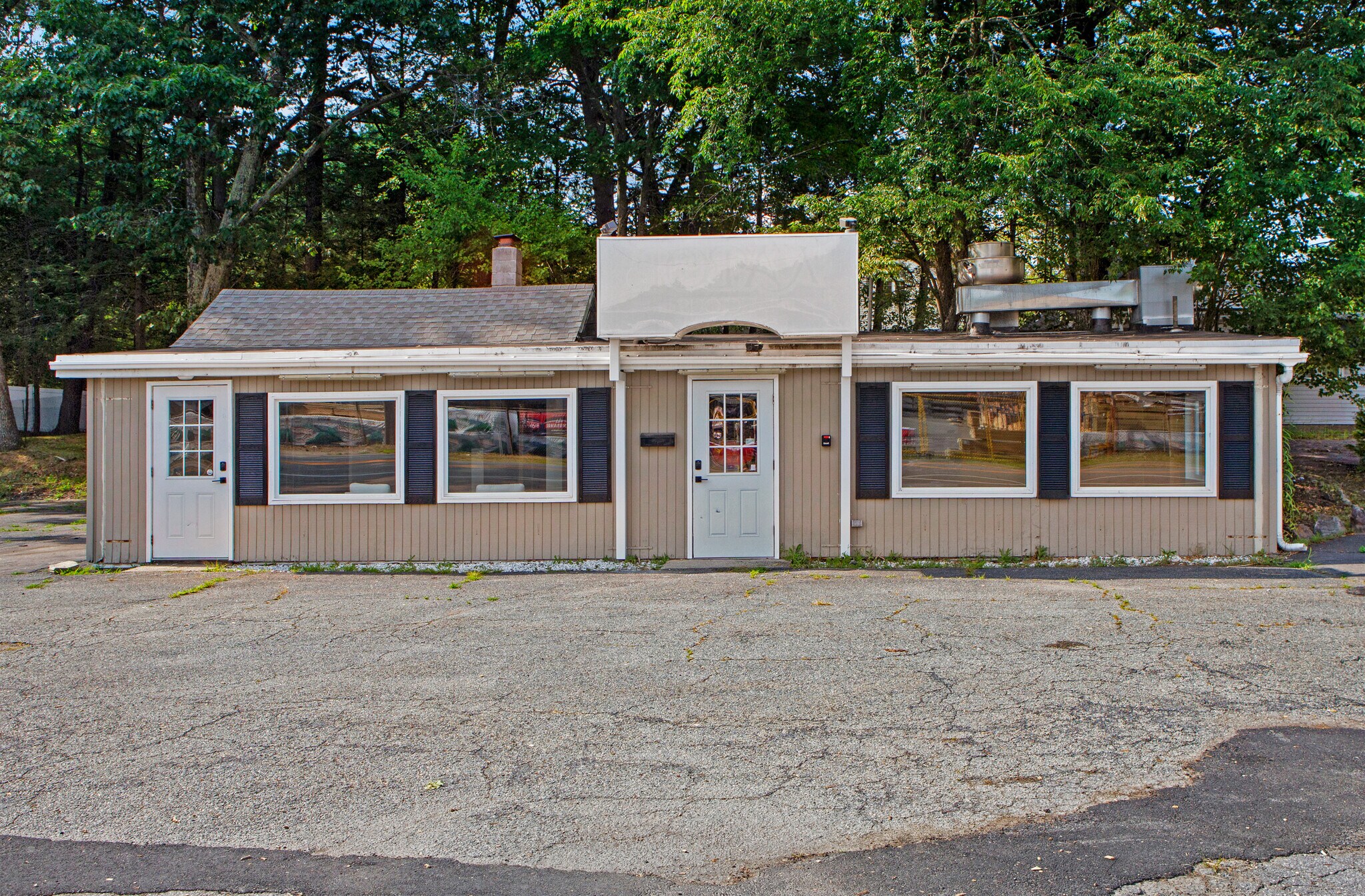 165 Massachusetts Ave, Lunenburg, MA for Sale
