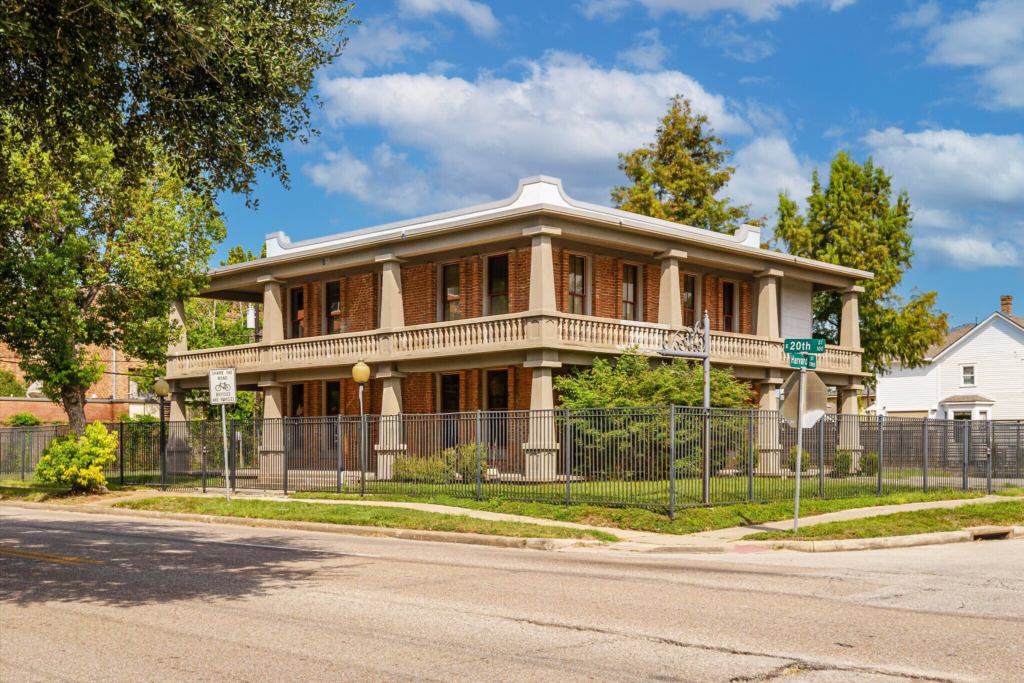 119 E 20th St, Houston, TX for Sale