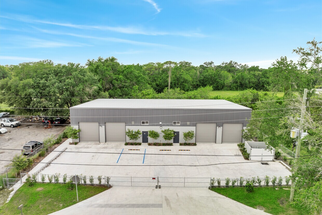 560 Barry St, Orlando, FL for Sale