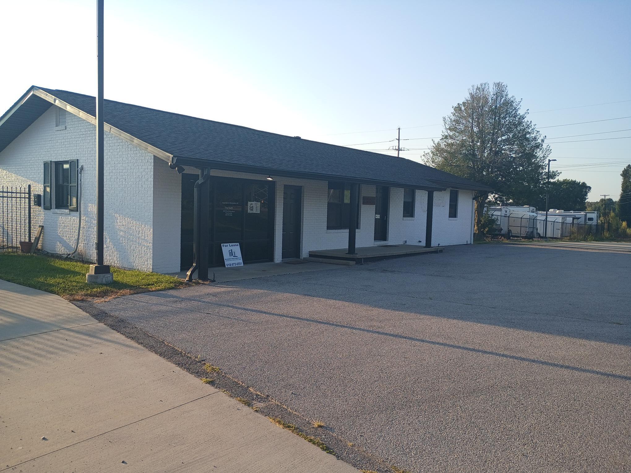 1008 Troy Ofallon Rd, Troy, IL for Rent