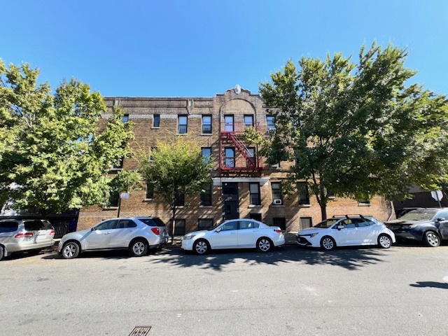 3004 Cruger Ave, Bronx, NY for Sale