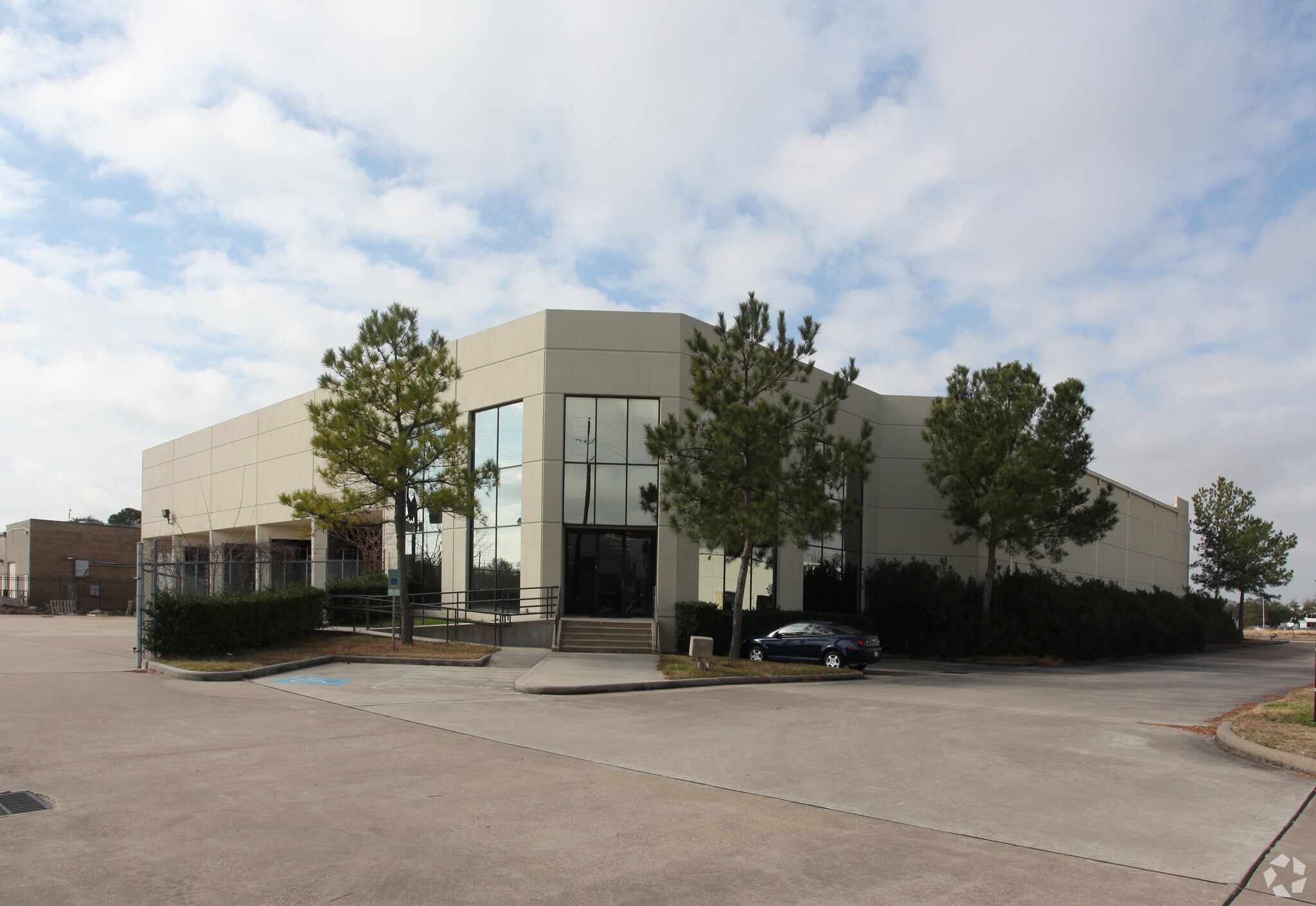 7201-7203 Pinemont Dr, Houston, TX for Rent