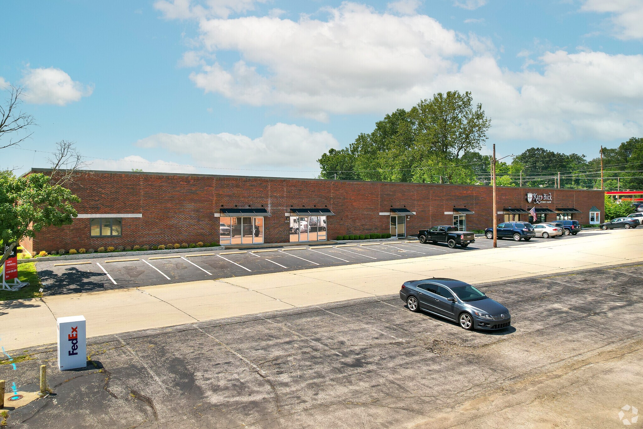2735 Mercantile Dr, Brentwood, MO for Rent