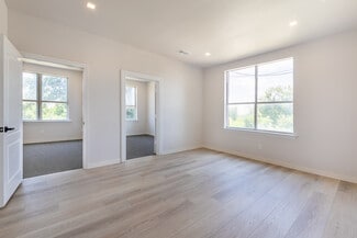 Arlington, TX Office/Medical - 1307 W Abram St