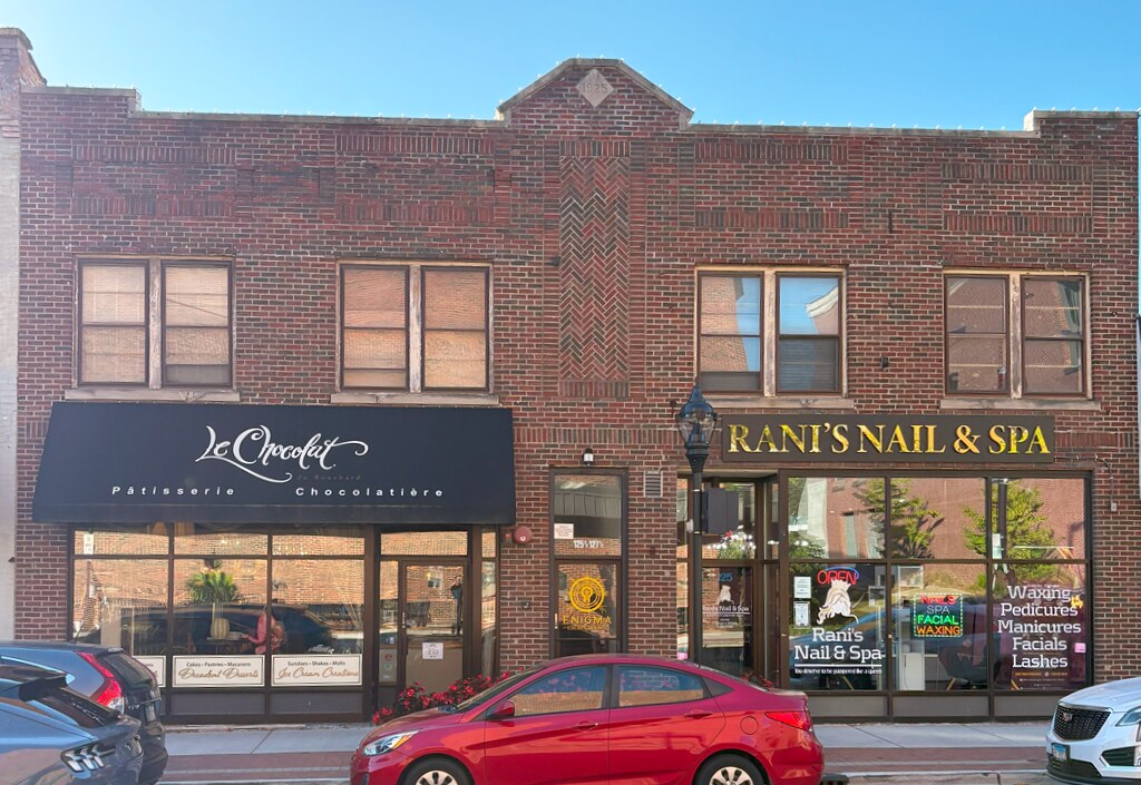125-127 S Washington St, Naperville, IL for Sale