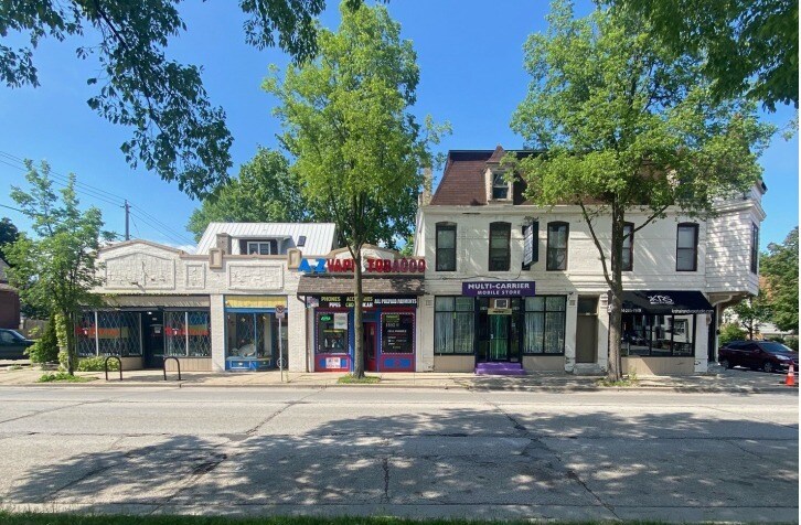 820-832 E Locust St, Milwaukee, WI for Sale