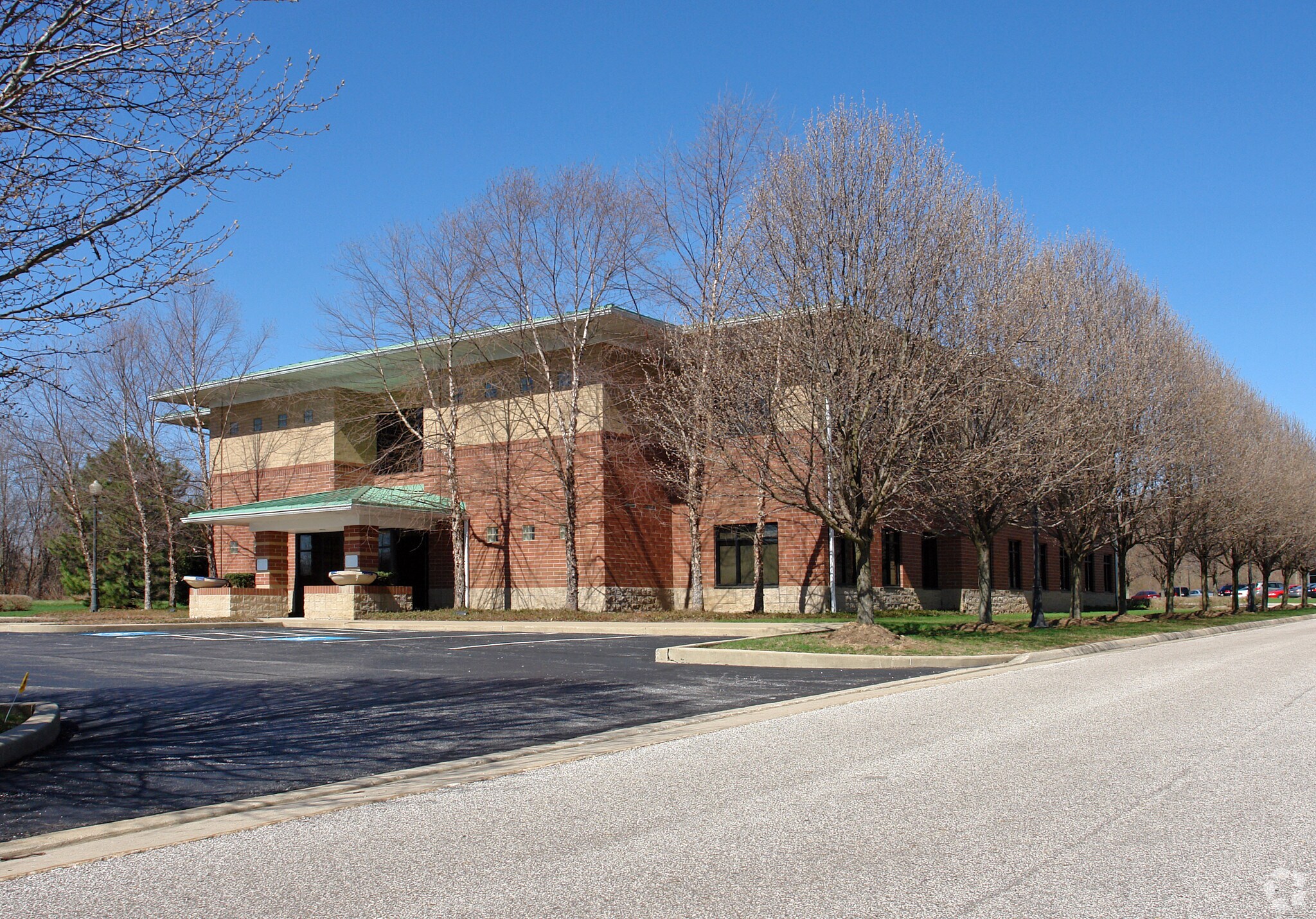 3517 Embassy Pky, Akron, OH for Sale