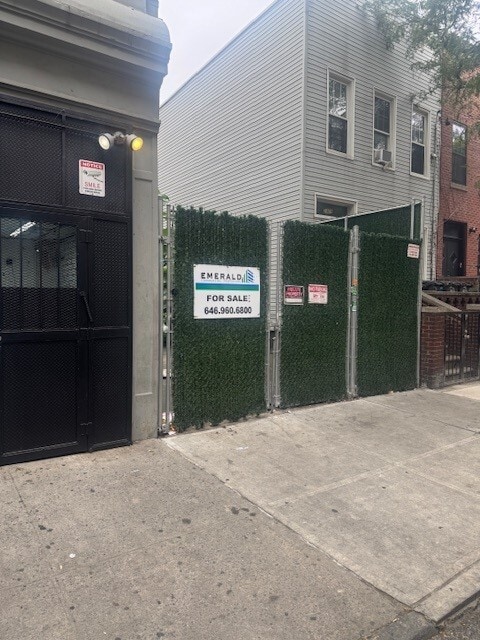 2407 Cambreleng Ave, Bronx, NY for Sale