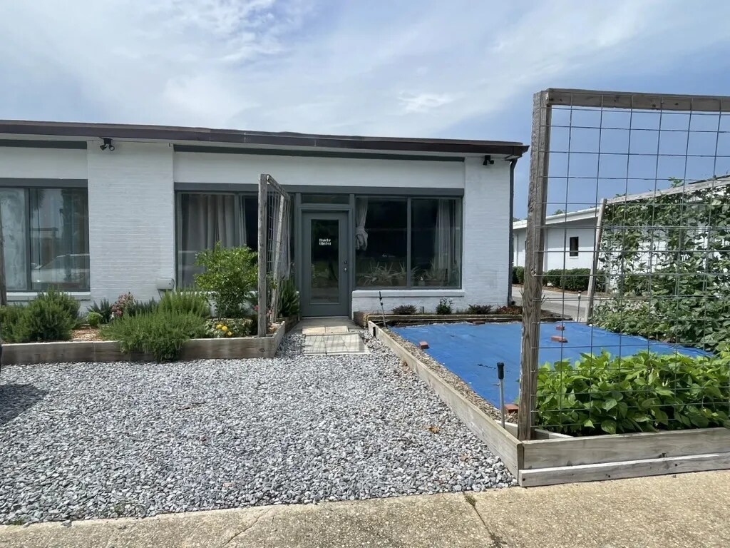 214 Intendencia St, Pensacola, FL for Rent