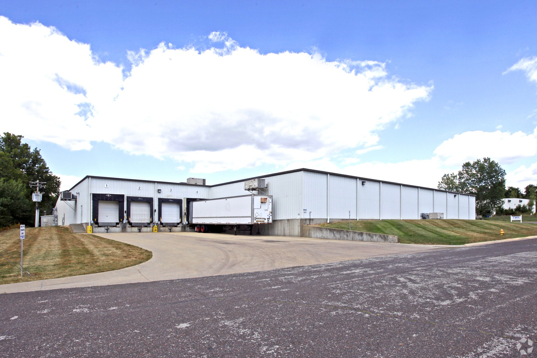 1310 Stylemaster Dr, Union, MO for Sale