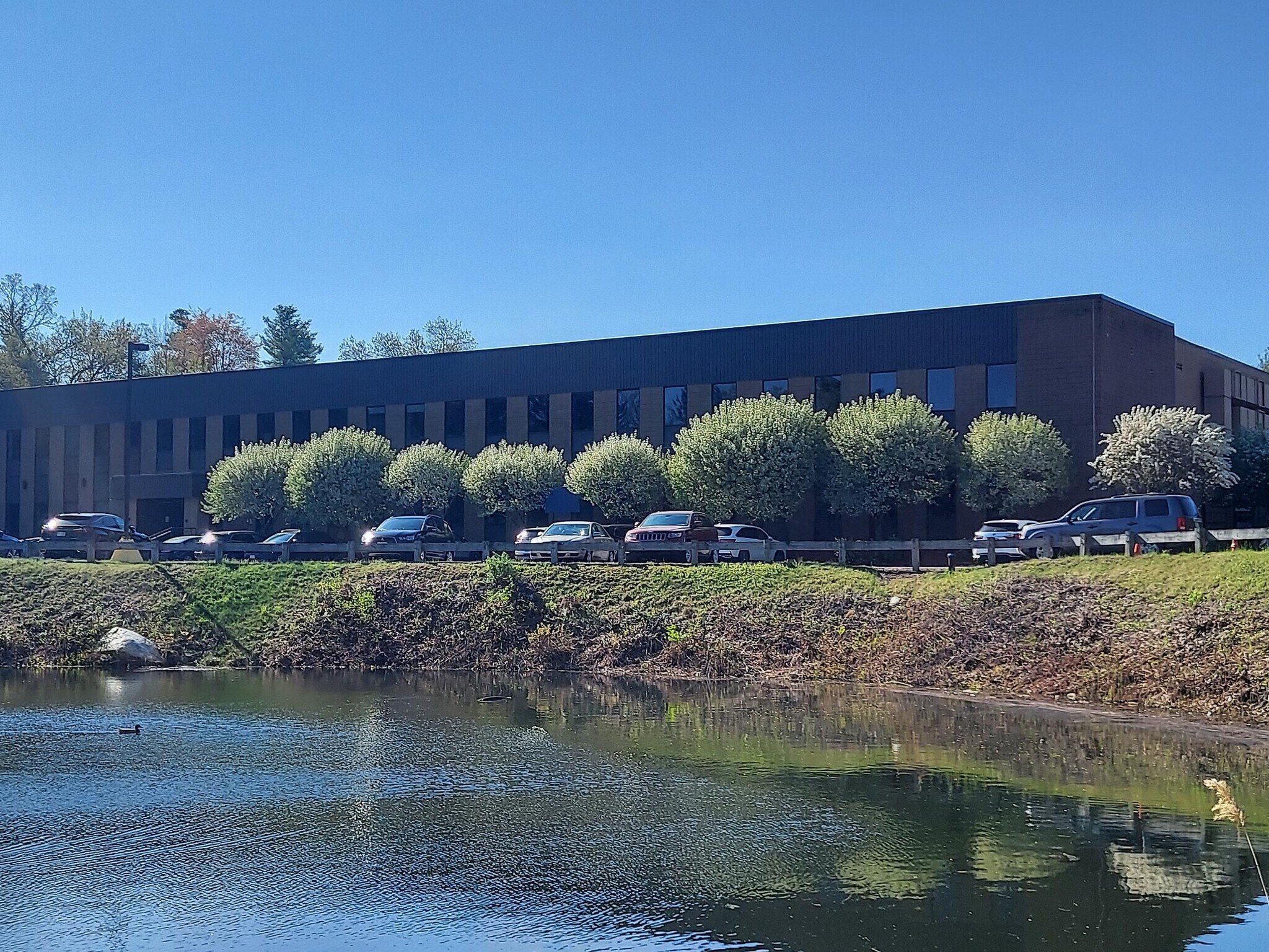 15 Hudson Park Dr, Hudson, NH for Sale