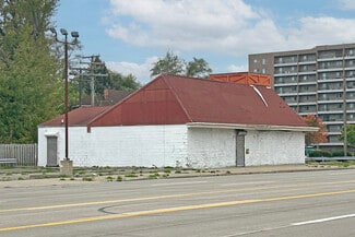 Detroit, MI Freestanding - 8200 Gratiot Ave