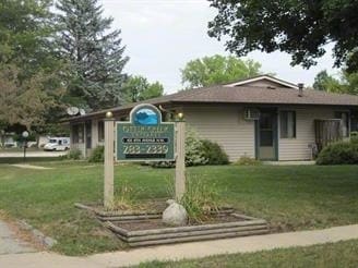 102 8th Ave NW, Oelwein, IA for Sale