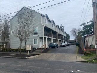 Portland, OR Apartments - 2544 SE 141st Ave